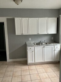 Building Photo - 3412 E 123rd St