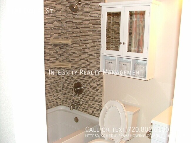 Building Photo - 2181 Dailey St
