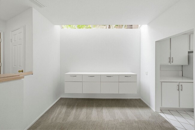 Building Photo - 4 Del Andante