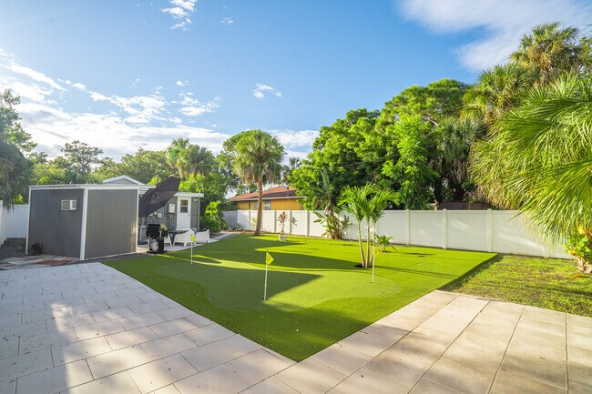 Building Photo - 2402 52nd St S