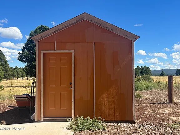 Building Photo - 665 Dust Devil Dr
