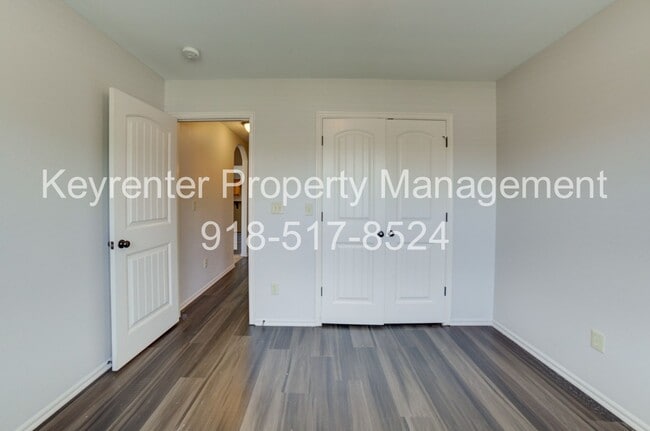 Building Photo - 3 Bed | Bath in Broken Arrow!