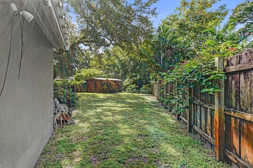 Building Photo - 1101 SW 8th Ter