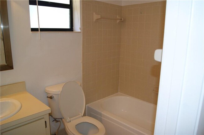 Building Photo - 3781 Cocoplum Cir