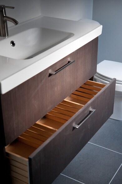 Building Photo - 635 Hanover Street