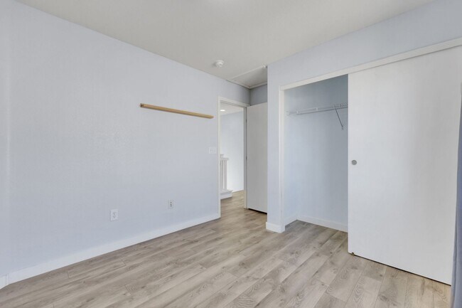 Building Photo - Updated Two-Story 3 bed/2.5 bath Home with Open Kitchen, Attached 1 Car Garage & Modern Flooring ...