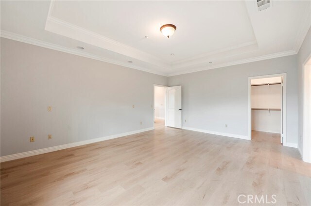 Building Photo - 1018 W Huntington Dr