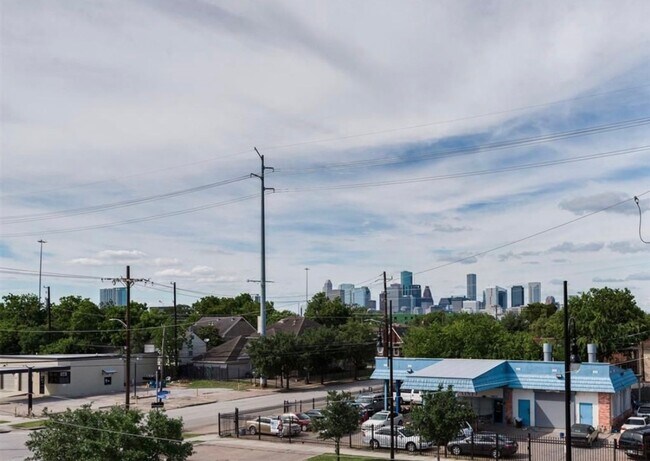 Building Photo - Immaculate 2-Story Urban Loft Townhome wit...