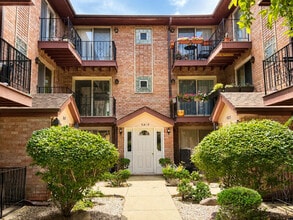 Building Photo - 5819 W Higgins Ave