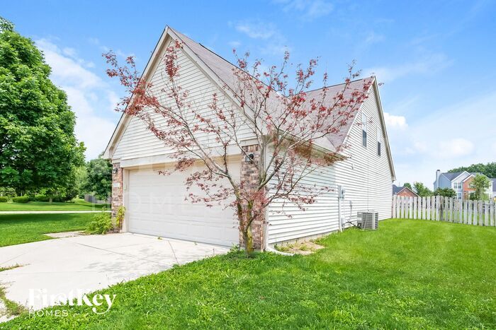 Building Photo - 7843 Stratfield Dr