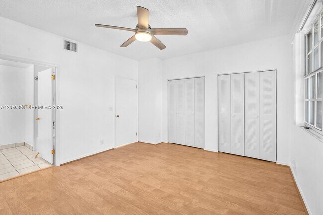 Building Photo - 800 Sorrento Dr