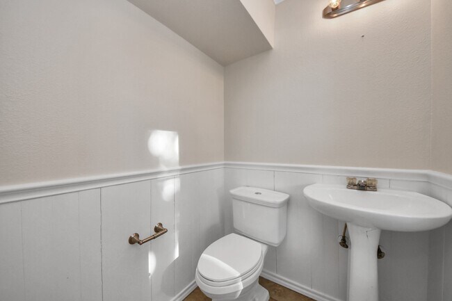 Building Photo - 1903 Ryansbrook Ln