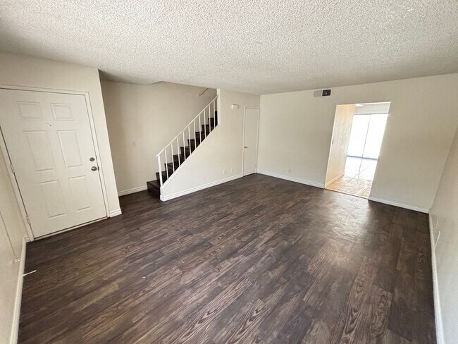 Building Photo - 2744 Karen Ave