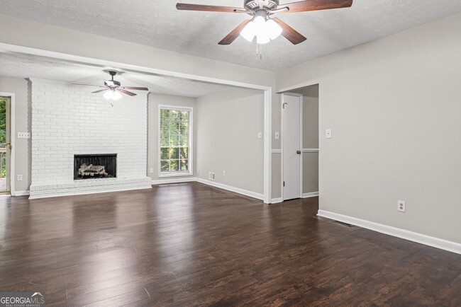 Building Photo - 115 Club Cir