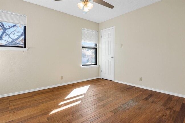 Building Photo - 1803 Lion-Heart Dr