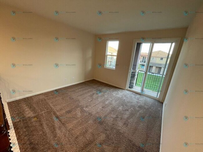 Building Photo - Half month FREE!!! Luxury and Convenience: Fully Equipped 3-Bedroom 2.5 Bathroom 2 car garage Con...