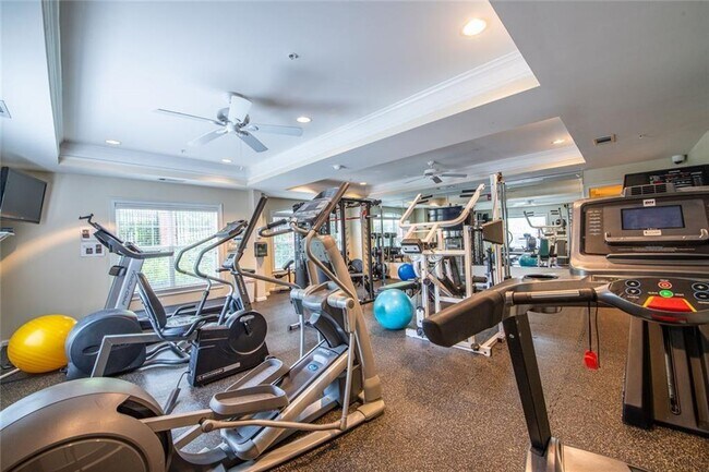 Building Photo - 3275 Lenox Rd NE