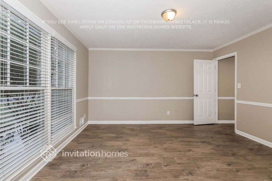 Building Photo - 2498 Quentin Dr