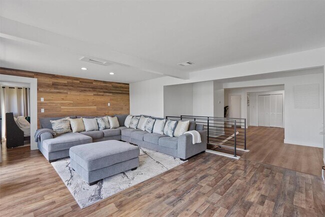 Building Photo - 25413 Pedernales Point Dr