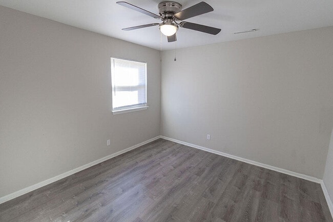 Building Photo - 7216 N Moberly Dr