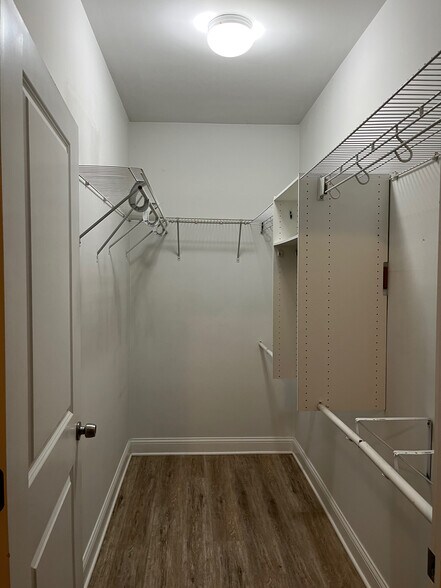 Building Photo - 1231 E 46th St