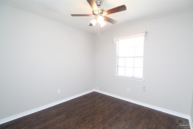 Building Photo - 5250 Powrie Dr