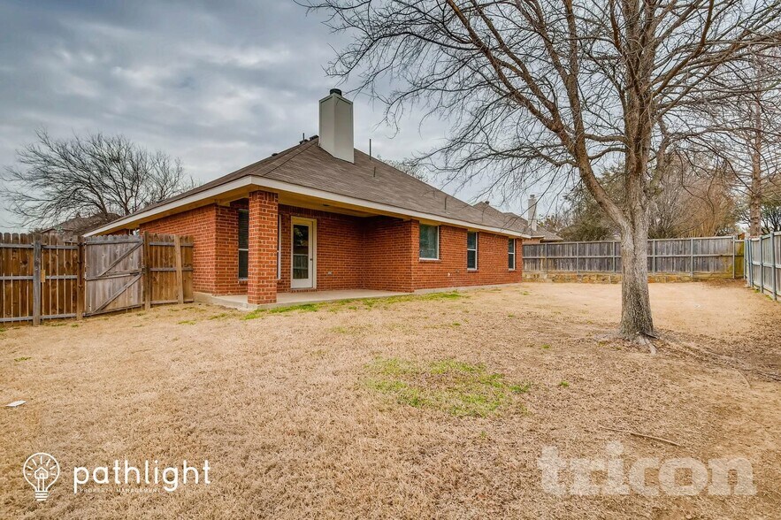 Building Photo - 2921 Gabriel Dr