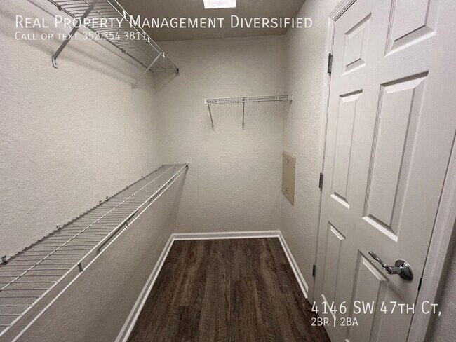 Building Photo - 4146 SW 47th Ct