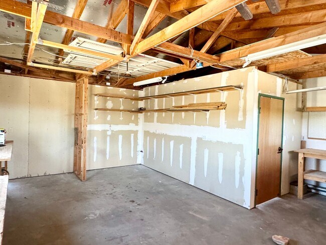 Building Photo - Come soon! 2 Bedroom home
