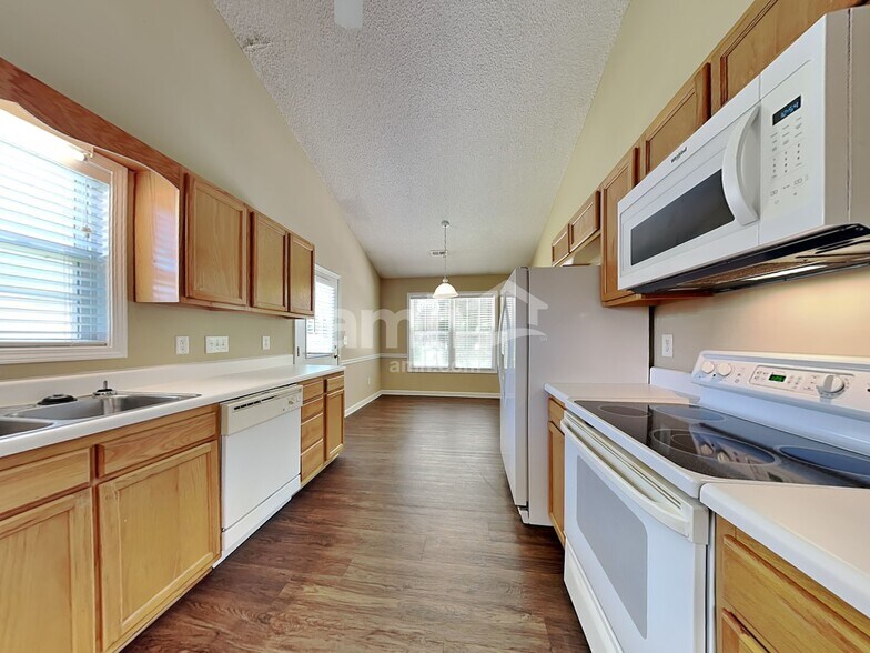 Building Photo - 213 Fiddlers Knoll Ct