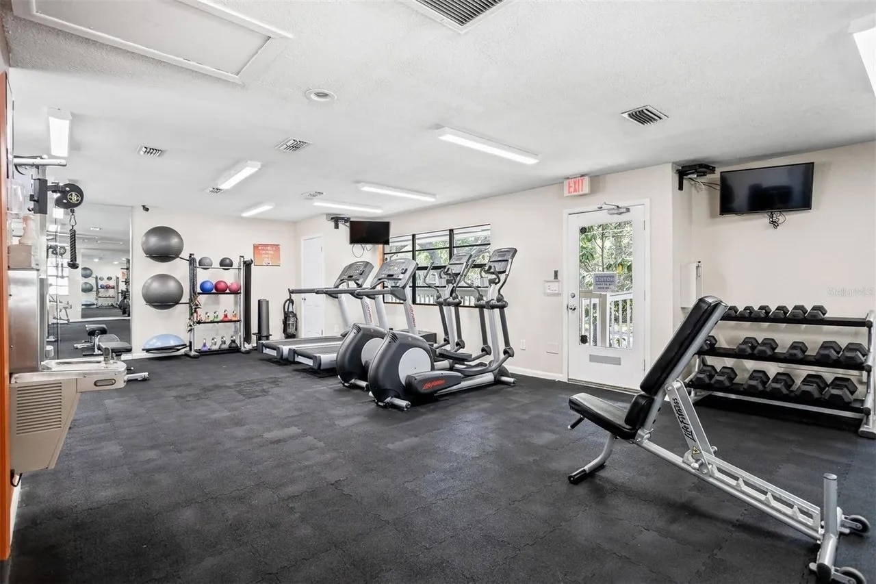 Building Photo - 2690 Coral Landings Blvd