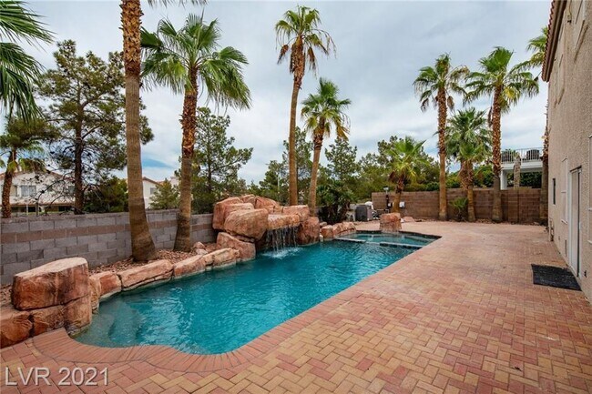 Building Photo - 2116 Rhonda Terrace