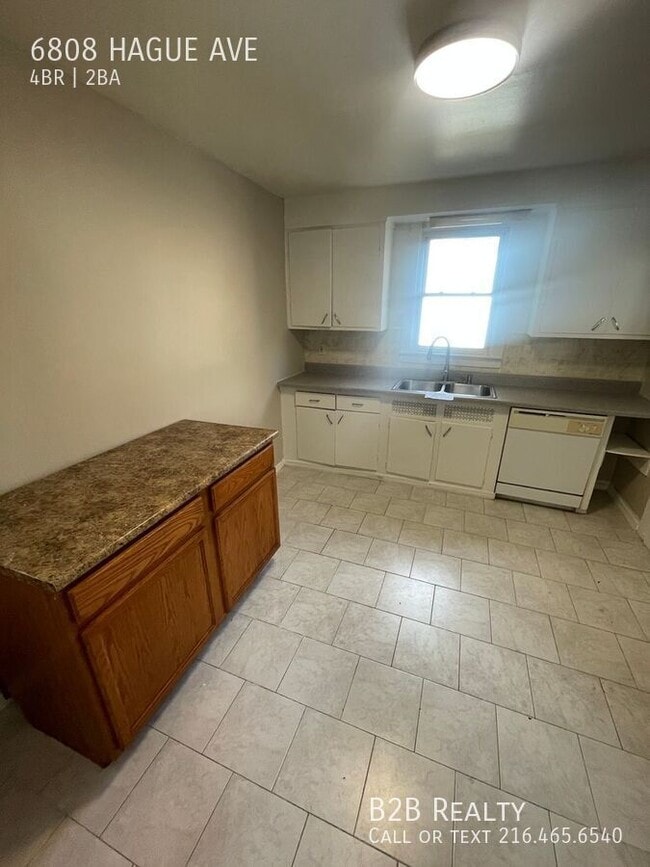 Building Photo - 6808 Hague Ave