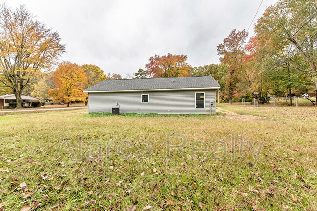 Building Photo - 7461 Elwood Dr