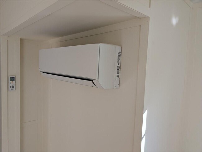 Building Photo - 25 Waterway