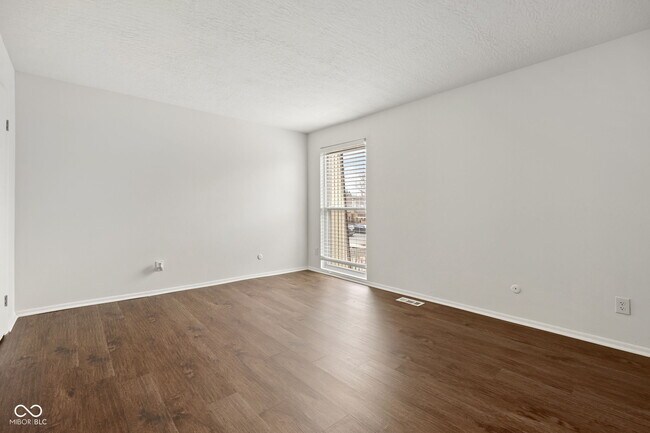 Building Photo - 7488 Countrybrook Dr