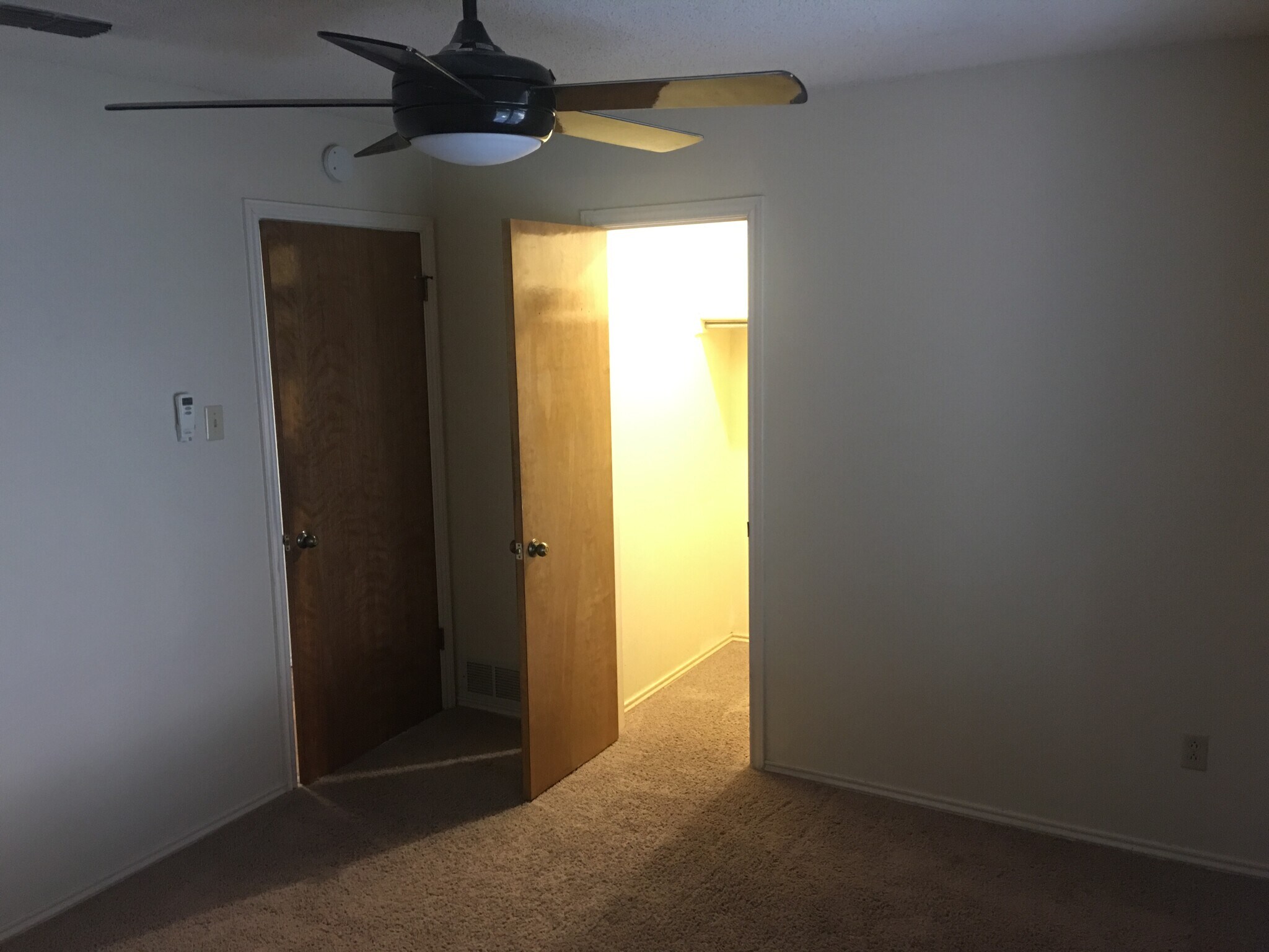Bedroom #3 - walk-in closet room size appx 11x12 - 5207 90th St