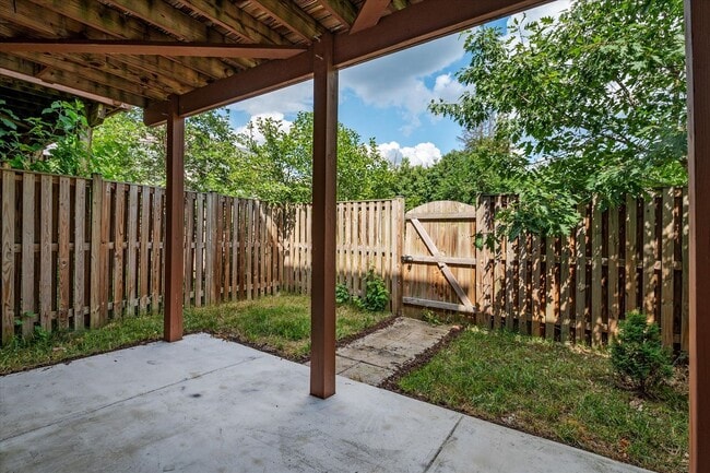 Building Photo - 1727 Jennifer Meadows Ct