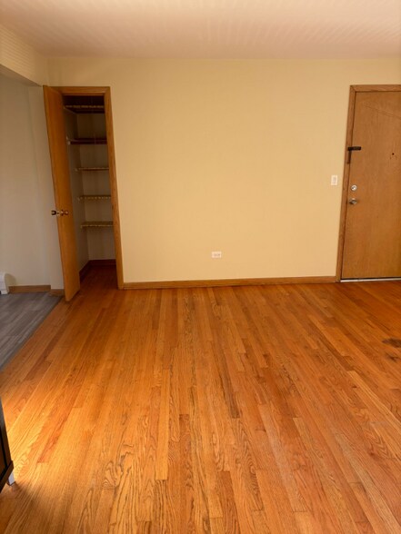 Building Photo - 7350 W Belmont Ave