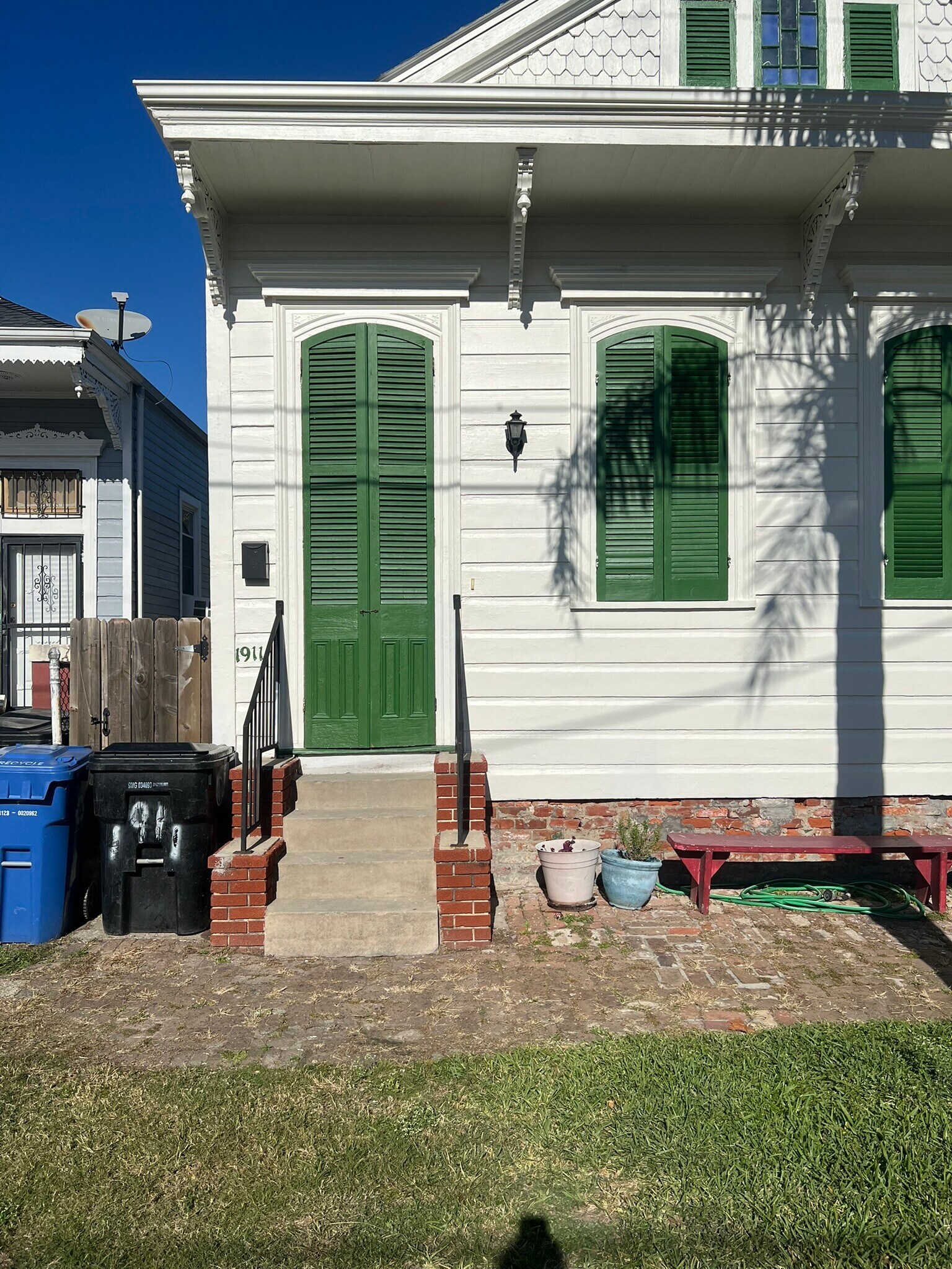 Building Photo - 1911 Lapeyrouse St