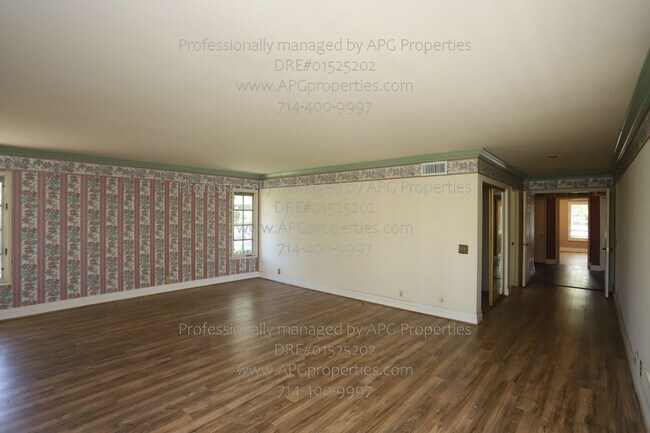 Building Photo - 460 S Bridge View Dr