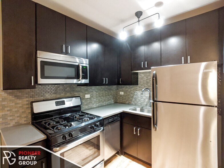 Building Photo - 2424 N Kedzie Blvd