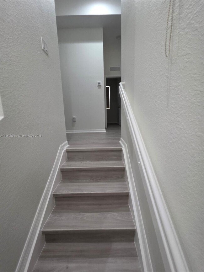 Building Photo - 10885 NW 89th Terrace