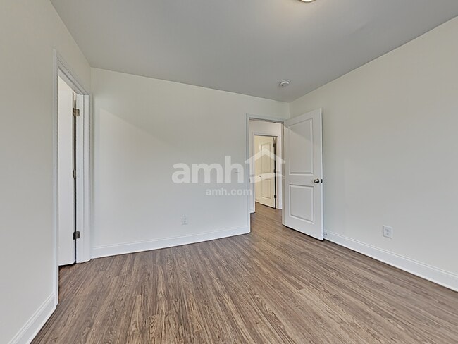 Building Photo - 83 Pullen Dr
