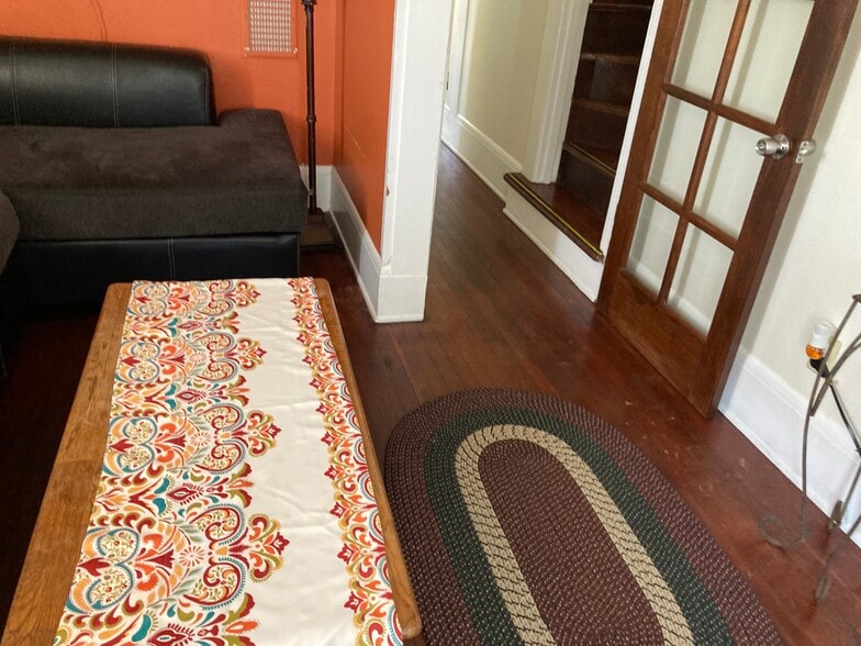 Building Photo - 1044 23rd St