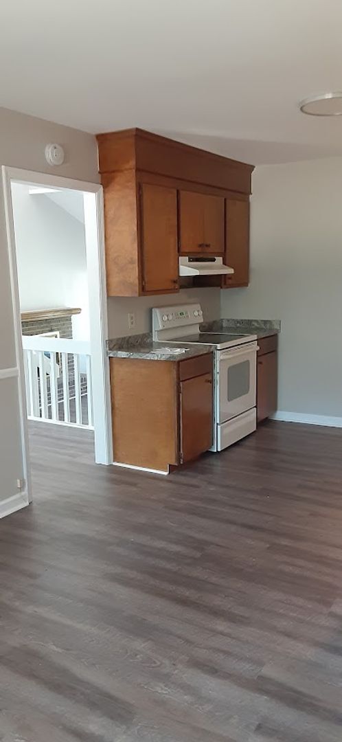 Building Photo - Lovely Three Bedroom Upgraded Home in Irmo...