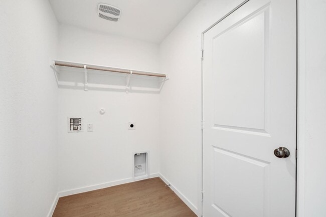 Building Photo - 538 Paul Cyn