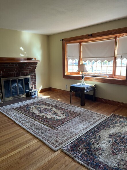 Building Photo - 411 East St