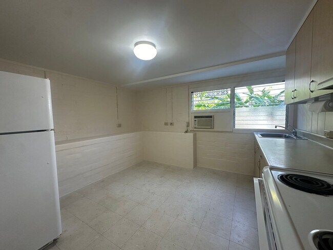 Building Photo - 1730 Maoi Pl