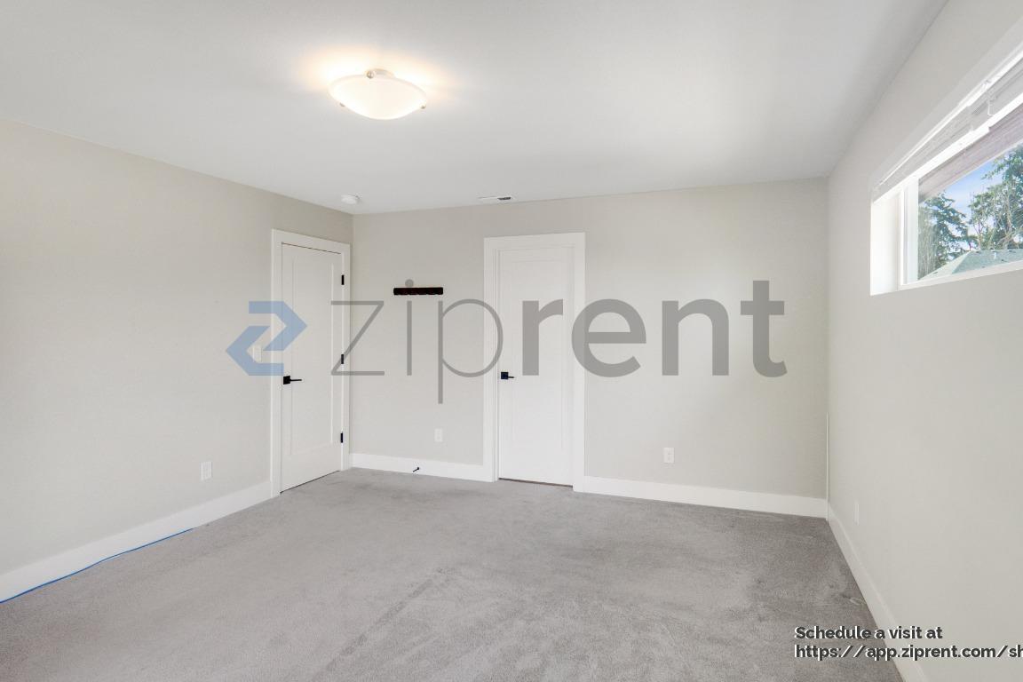 Building Photo - 3422 S 164th St